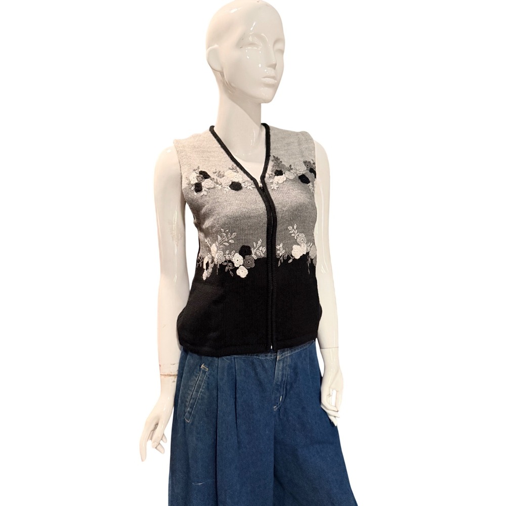 Susan Bristol Vintage 90s Wool Zip Up Embroidered Floral Vest Grey Black cottage